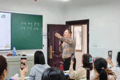 衡阳电视台新闻主播走进我校老年教育公益课堂
